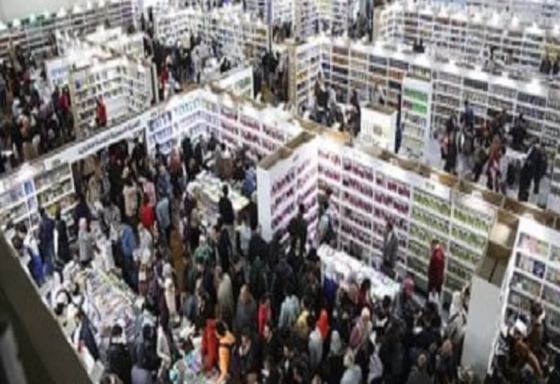 في يومه الأخير: معرض القاهرة الدولي للكتاب يسجل حضورًا قياسيًا