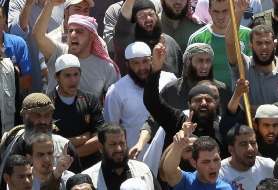 جماعات الإسلام السياسي إذ تجعل من الدين عبئاً على الدنيا جماعات الإسلام السياسي إذ تجعل من الدين عبئاً على الدنيا