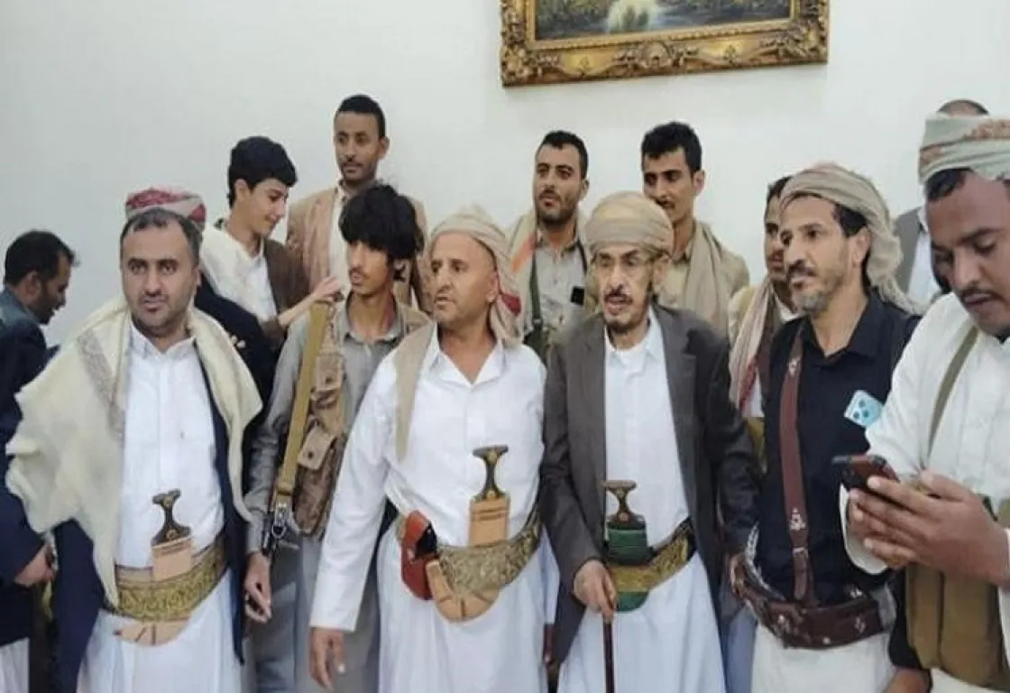 الحوثي يرضخ لقبائل الجوف للرضوخ ويخسر ورقة احتجاز أحد زعمائها الحوثي يرضخ لقبائل الجوف للرضوخ ويخسر ورقة احتجاز أحد زعمائها
