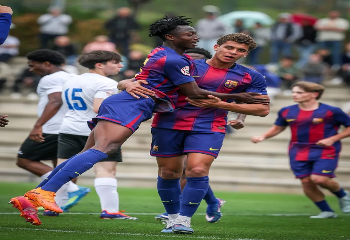 برشلونة يتحرك لضم حمزة عبدالكريم نهائيًا من الأهلي بعد تألقه بثلاثية