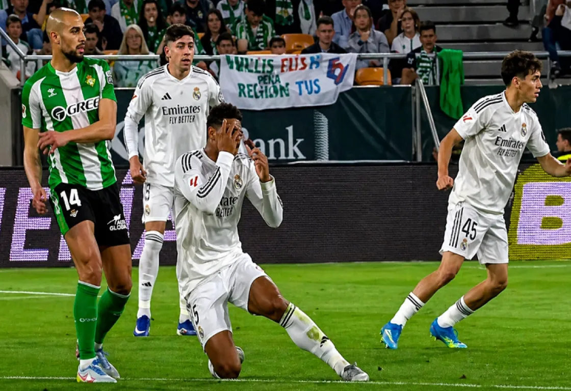 انتقادات عنيفة لجود بيلينغهام بعد اتهامه بالتمثيل في مباراة ريال مدريد ضدّ ريال بيتيس 