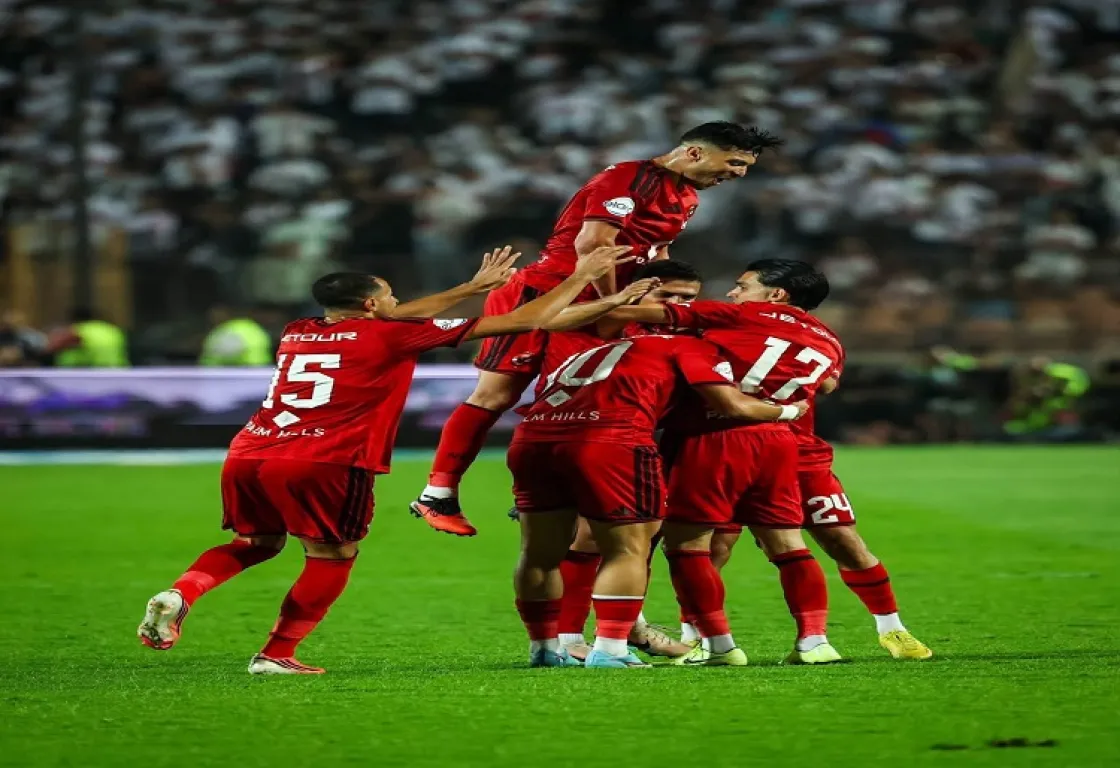 الأهلي يصعق الزمالك بثنائية وينفرد بصدارة الدوري