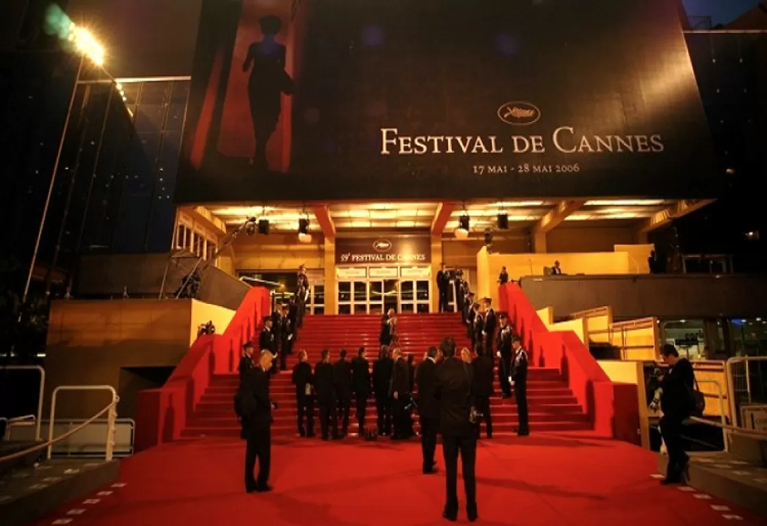 تفاصيل رفع علم فلسطين في مهرجان كان السينمائي الدولي بدورته الـ77 تفاصيل رفع علم فلسطين في مهرجان كان السينمائي الدولي بدورته الـ77