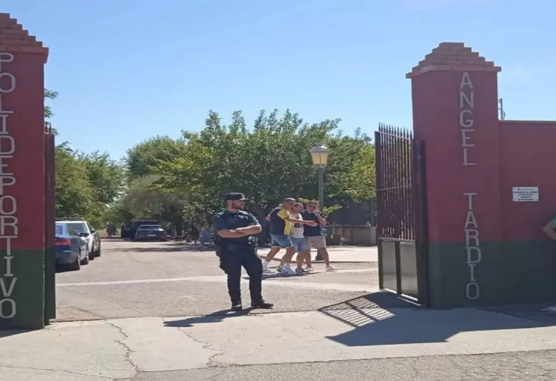 موجة العنف تتواصل.. مقتل طفل في ملعب للكرة بإسبانيا موجة العنف تتواصل.. مقتل طفل في ملعب للكرة بإسبانيا