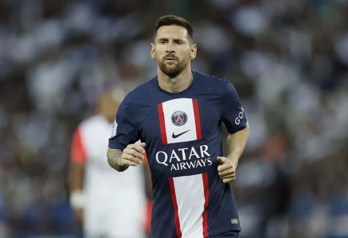 شاهد... ملهى فرنسي يجعل قميص ميسي ممسحة تحت الأقدام! شاهد... ملهى فرنسي يجعل قميص ميسي ممسحة تحت الأقدام!