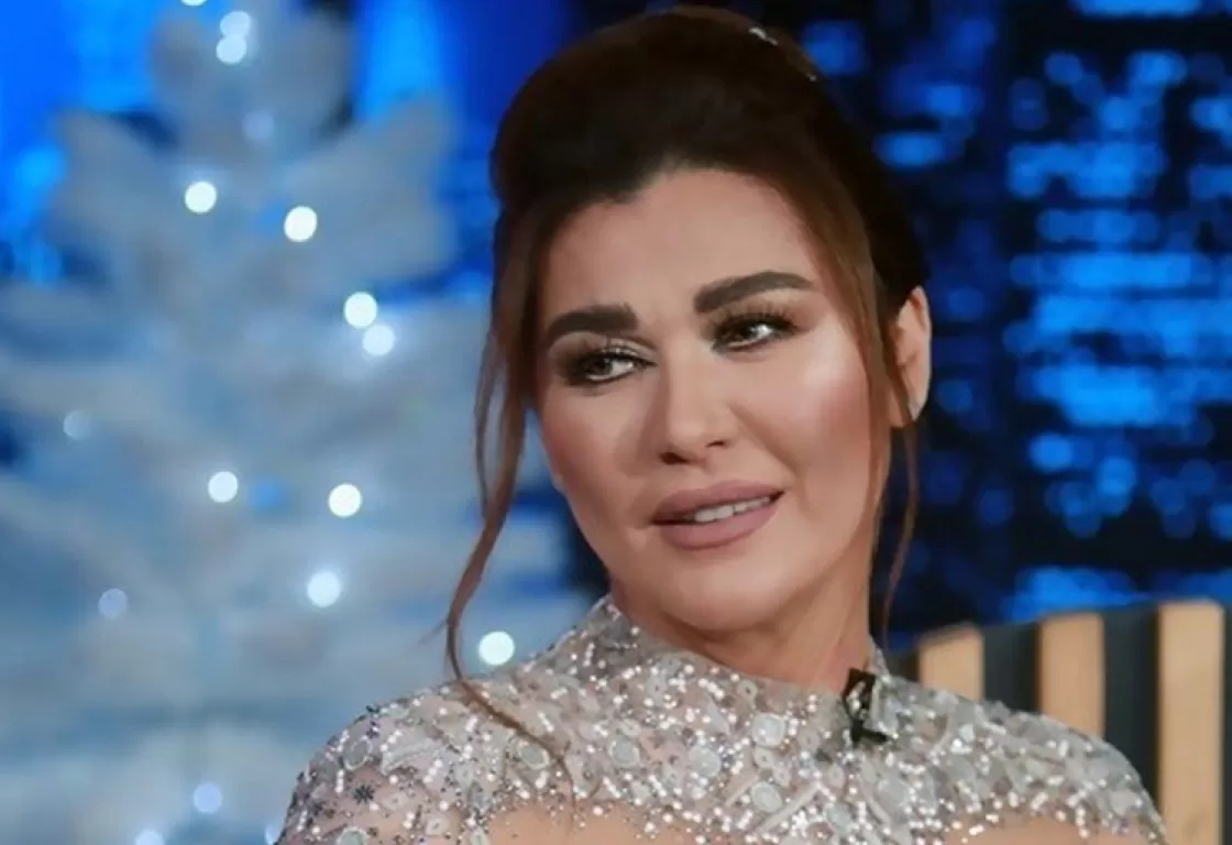 الفنانة اللبنانية نادين الراسي تثير ضجة واسعة على مواقع التواصل الاجتماعي (فيديو) الفنانة اللبنانية نادين الراسي تثير ضجة واسعة على مواقع التواصل الاجتماعي (فيديو)