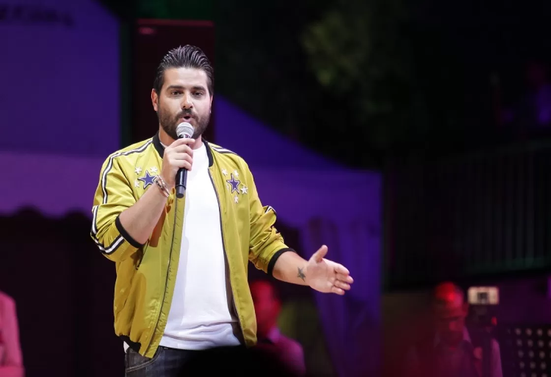 بالفيديو... ما حقيقة ارتباط الفنان السوري ناصيف زيتون؟ بالفيديو... ما حقيقة ارتباط الفنان السوري ناصيف زيتون؟