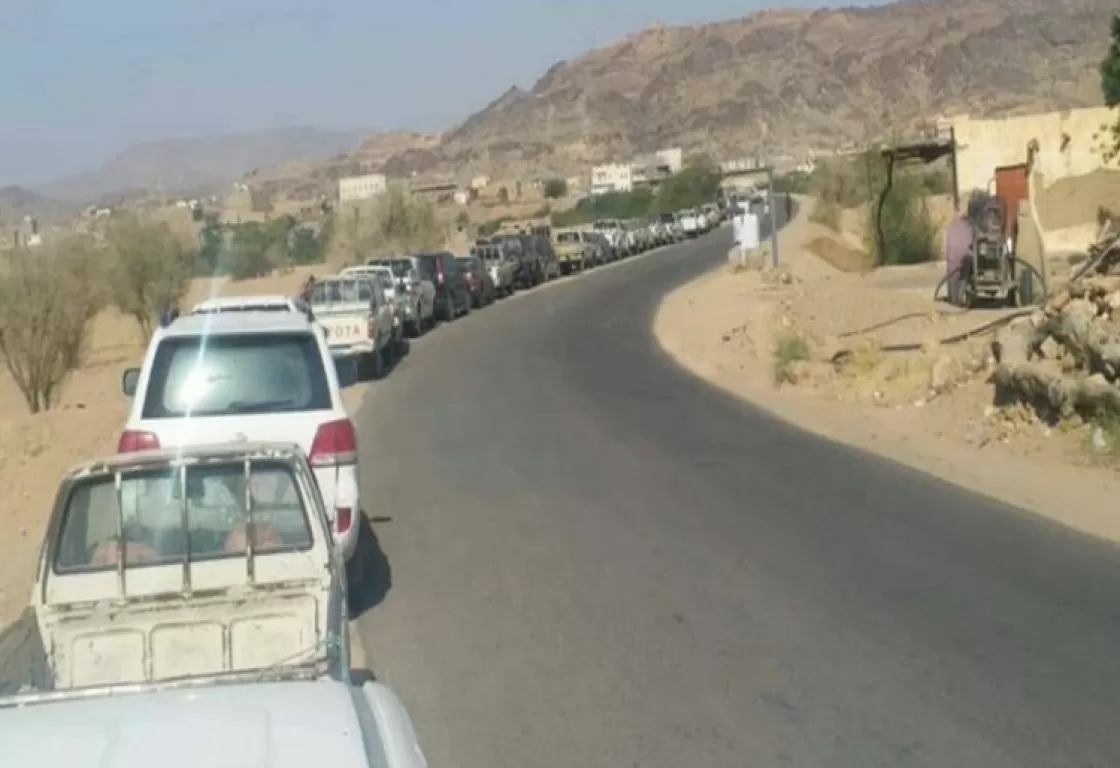 الإخوان يسببون أزمة خانقة بمشتقات نفطية في مأرب....ماذا فعلوا؟