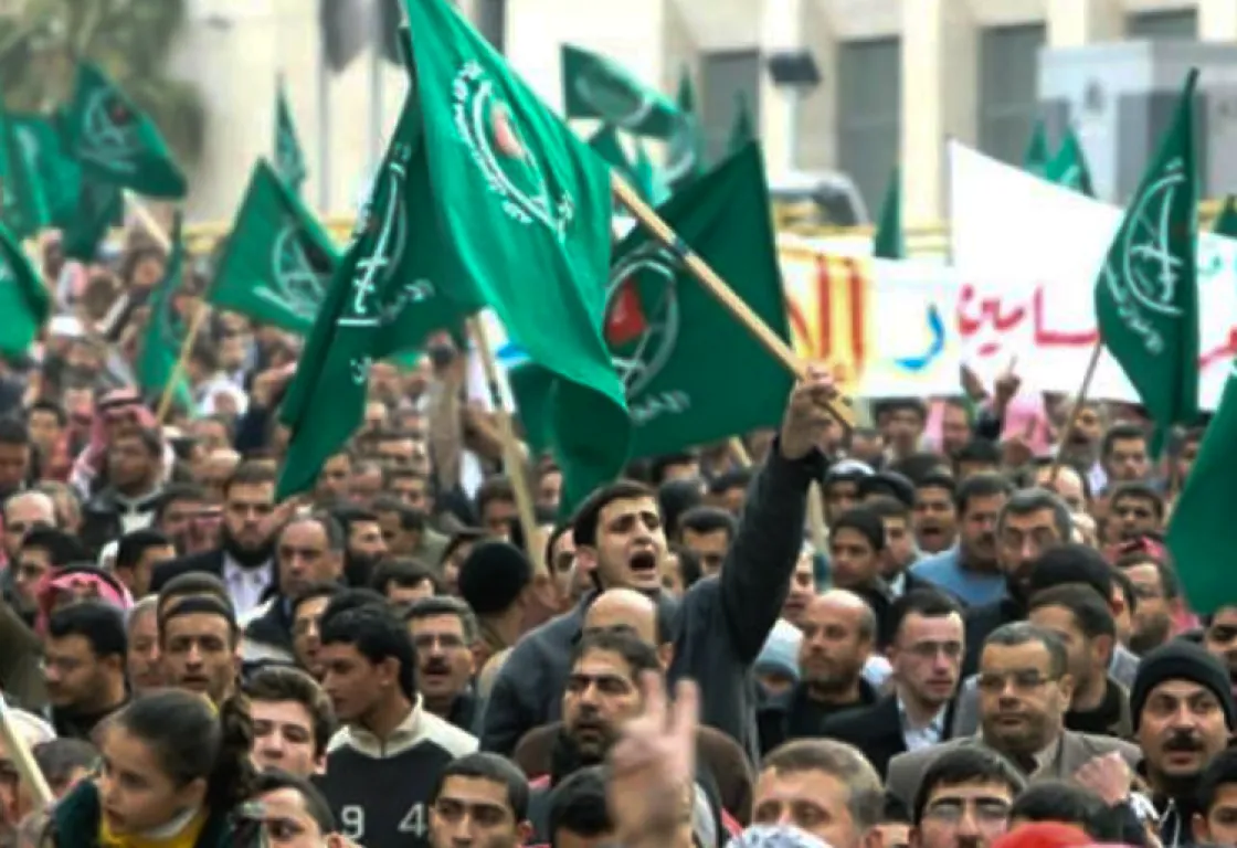 الإخوان والتنظيمات المسلحة.. من الخلاف السياسى إلى استهداف الدولة الإخوان والتنظيمات المسلحة.. من الخلاف السياسى إلى استهداف الدولة