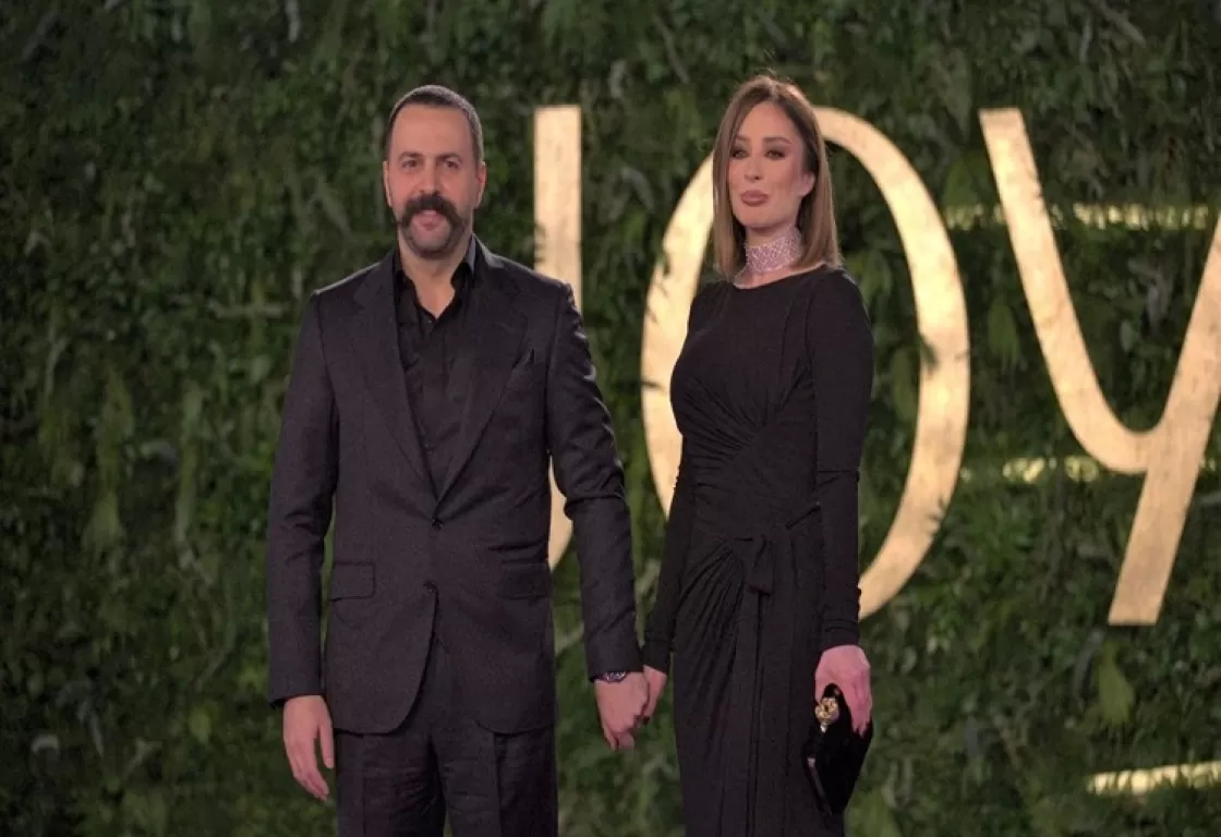 بالفيديو... وفاء الكيلاني تُبدي رأيها بشنب زوجها تيم حسن... هذا ما قالته بالفيديو... وفاء الكيلاني تُبدي رأيها بشنب زوجها تيم حسن... هذا ما قالته