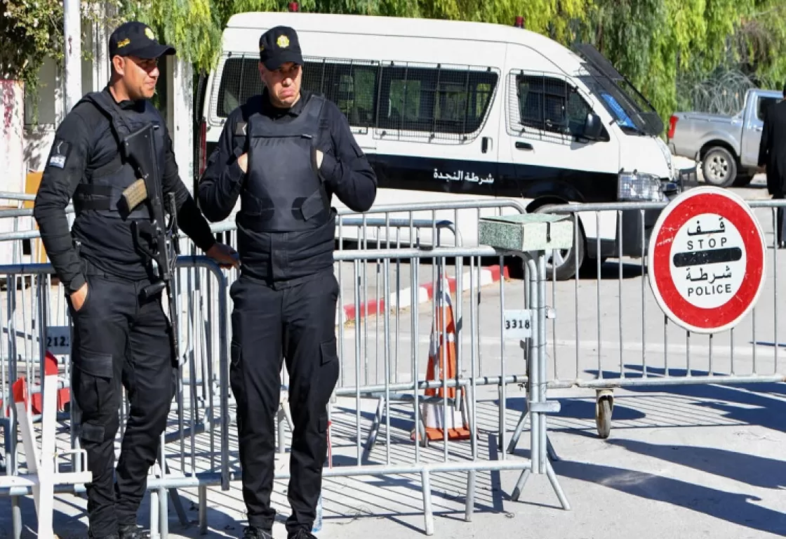 في حربها ضد الإخوان... السلطات التونسية تعتقل رجال أعمال مؤثرين في مجال المال والاقتصاد