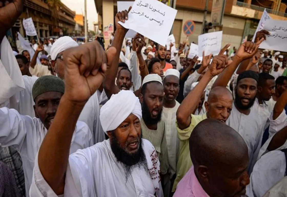 إخوان السودان.. "لغم مدفون" يفتح قنوات إيران بالبحر الأحمر