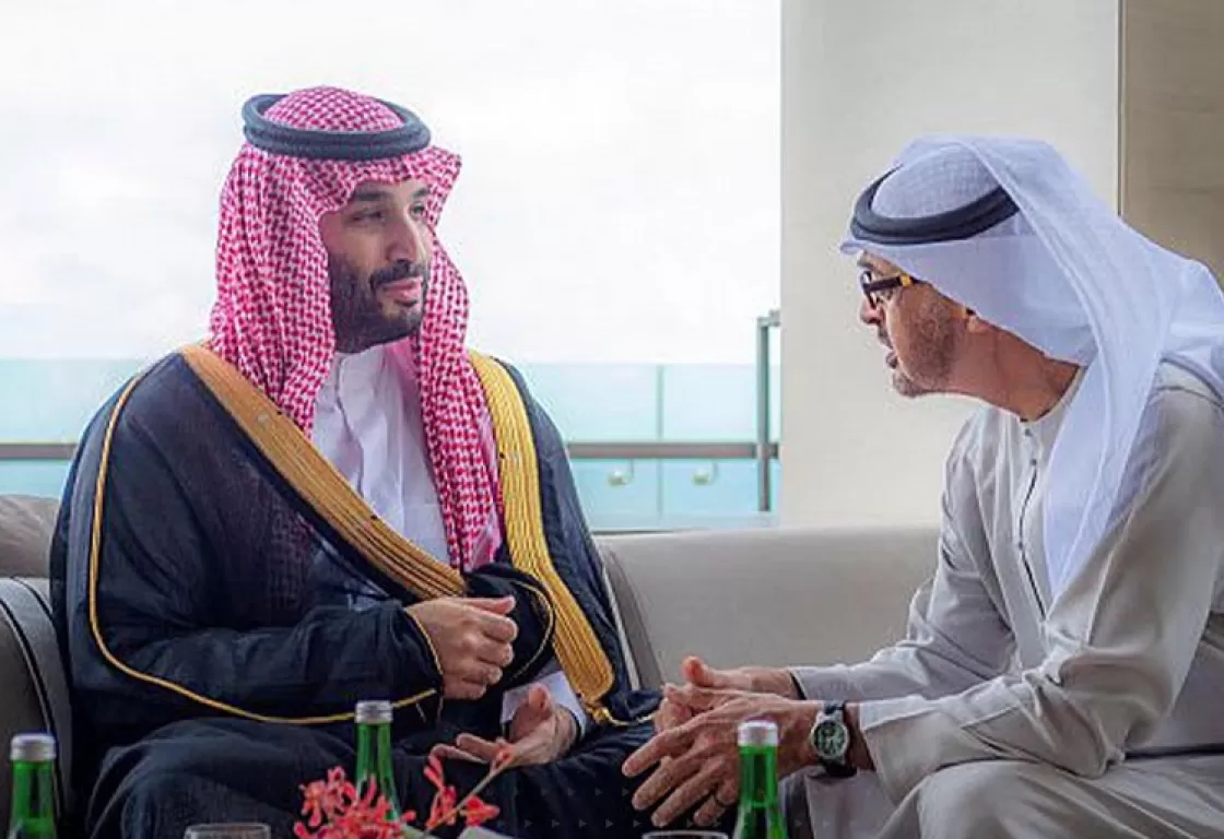 تبادلا حديثاً ودياً... تفاعل مع أسلوب جلسة محمد بن زايد ومحمد بن سلمان على هامش قمة الـ (20) 