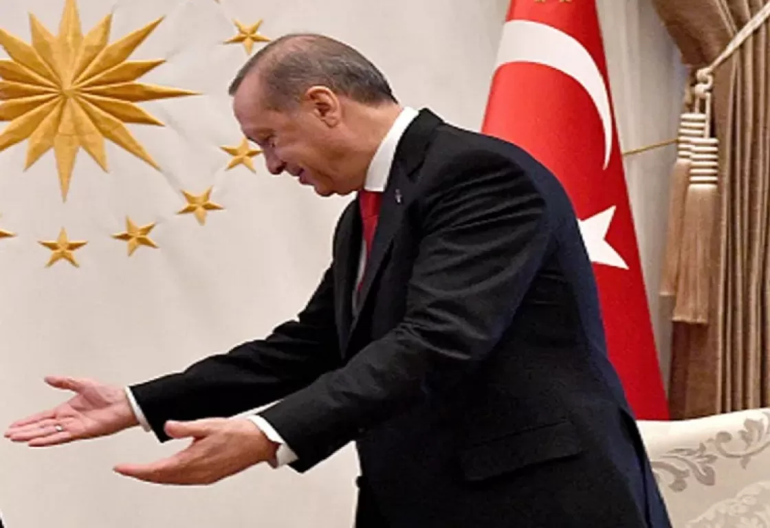 لماذا يفتح أردوغان ذراعيه لخصوم الماضي؟