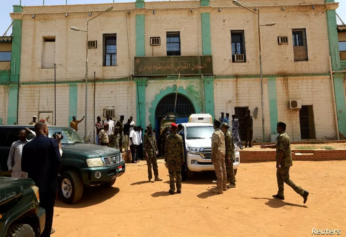 مسؤول سوداني يكشف تفاصيل جديدة حول إطلاق سراح قادة من الإخوان من سجن كوبر مسؤول سوداني يكشف تفاصيل جديدة حول إطلاق سراح قادة من الإخوان من سجن كوبر