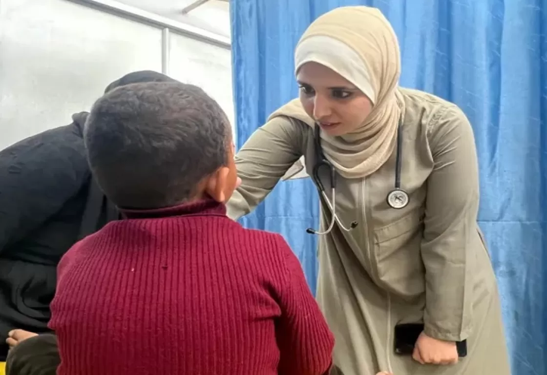 طلاب الطب والأطباء الجدد في غزة... جيش مجهول لتضميد الجراح
