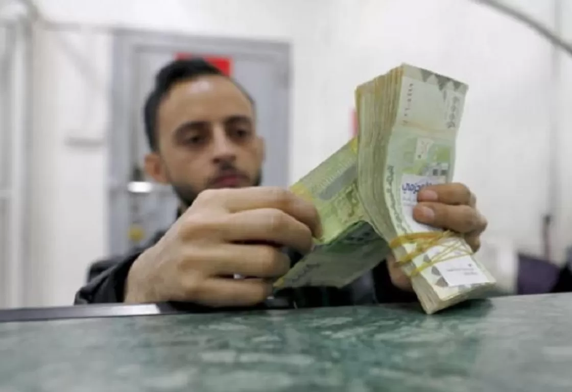 قانون الربا لسرقة أموال اليمنيين... بنوك الحوثيين تحول الودائع إلى حسابات جارية قانون الربا لسرقة أموال اليمنيين... بنوك الحوثيين تحول الودائع إلى حسابات جارية