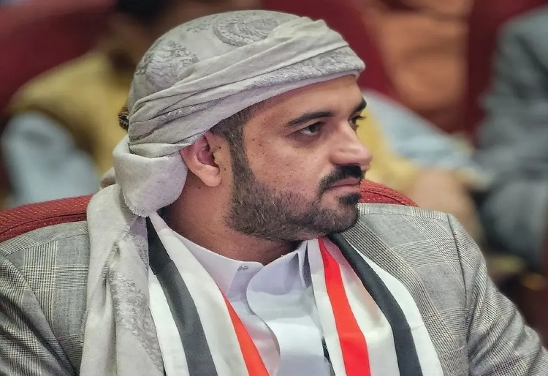 نجل رئيس البرلمان اليمني يزلزل أركان "ذراع الإخوان" في تعز نجل رئيس البرلمان اليمني يزلزل أركان "ذراع الإخوان" في تعز
