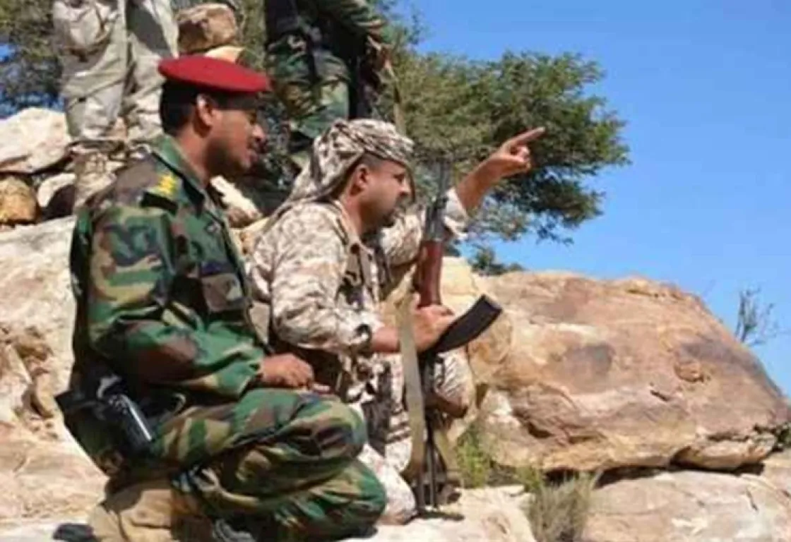 تحت مظلة الشرعية... فضيحة مرافقة قيادي إخواني "مطلوب للعدالة" للجنة تابعة لوزارة الدفاع اليمنية