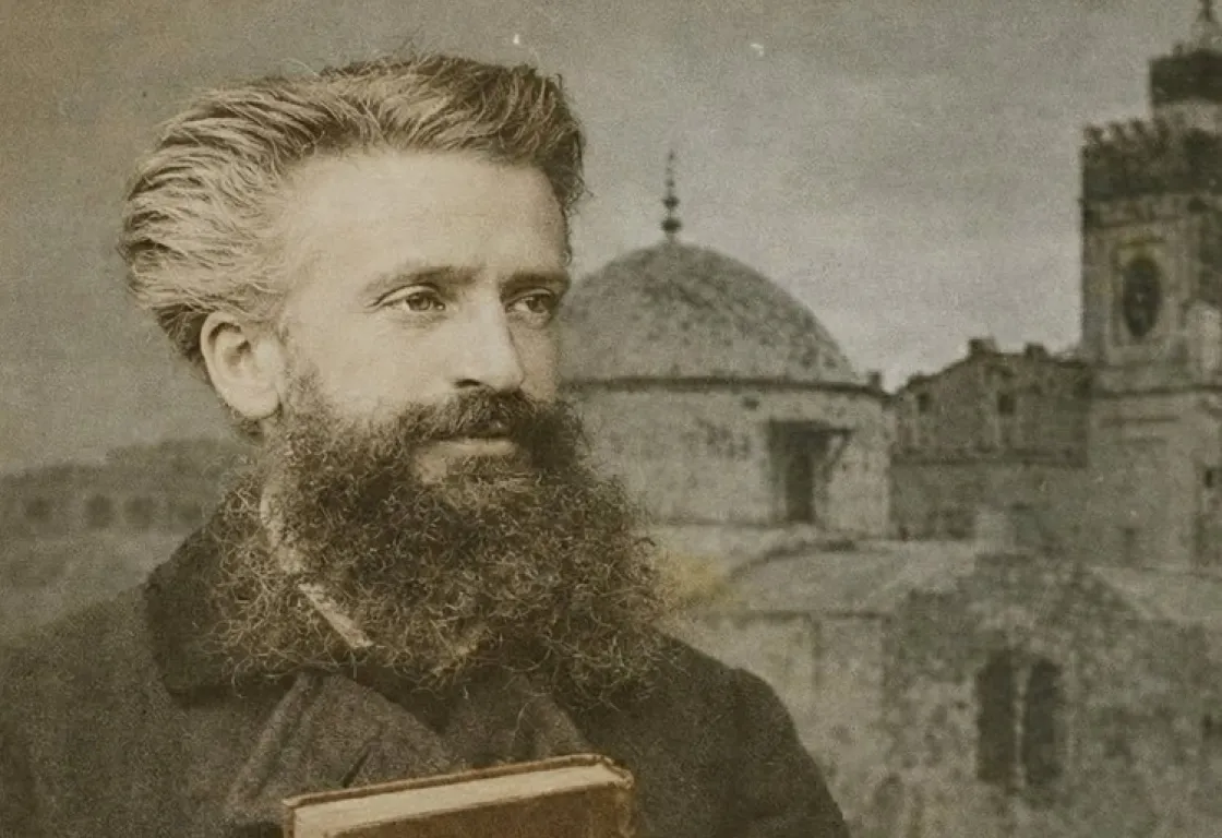 "غوستاف لوبون": علم النفس السياسي وما وراء انفعالات الجماهير
