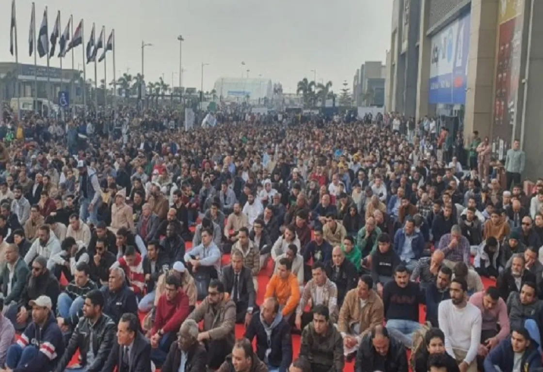 لماذا استخدم الإخوان “صلاة الجمعة في معرض الكتاب” كأداة لسردٍ سياسي؟
