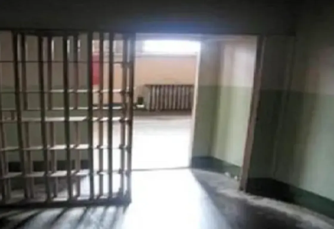 قيادات "الإخوان" ينهبون أموال أسر السجناء ويبتزون زوجاتهم... تفاصيل
