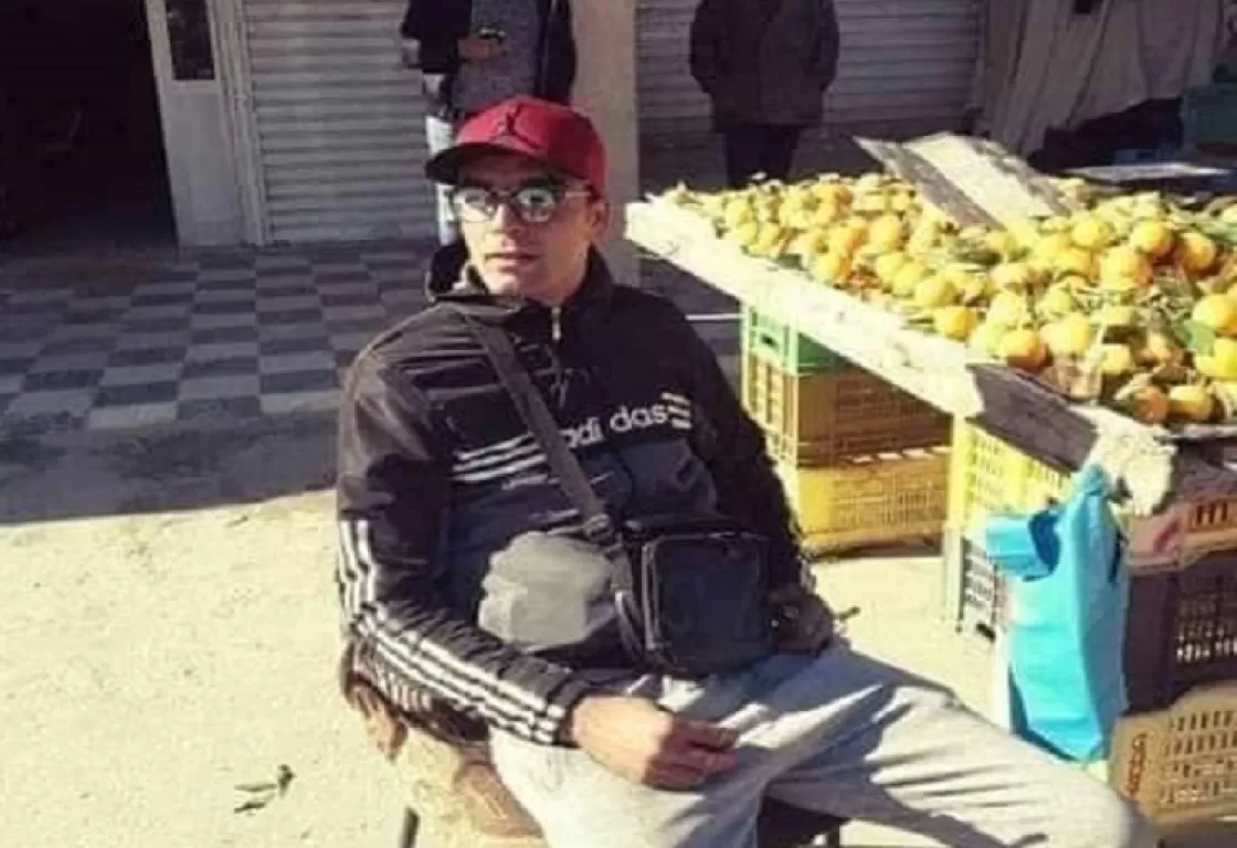 &quot;بوعزيزي&quot; جديد في تونس... بائع متجول ينتحر بعد مصادرة أدواته... ماذا فعلت السلطات؟