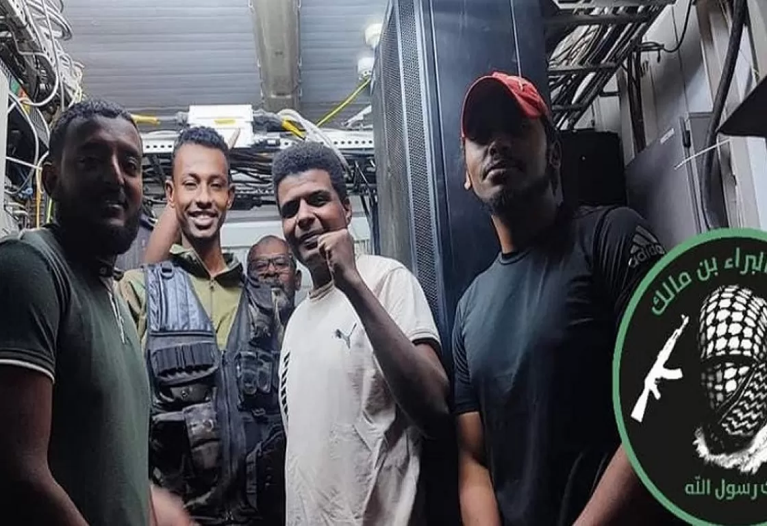 ذات مرجعية إخوانية.. البرهان ينقلب على "كتيبة البراء": لا نوافق على تصرفاتهم ذات مرجعية إخوانية.. البرهان ينقلب على "كتيبة البراء": لا نوافق على تصرفاتهم