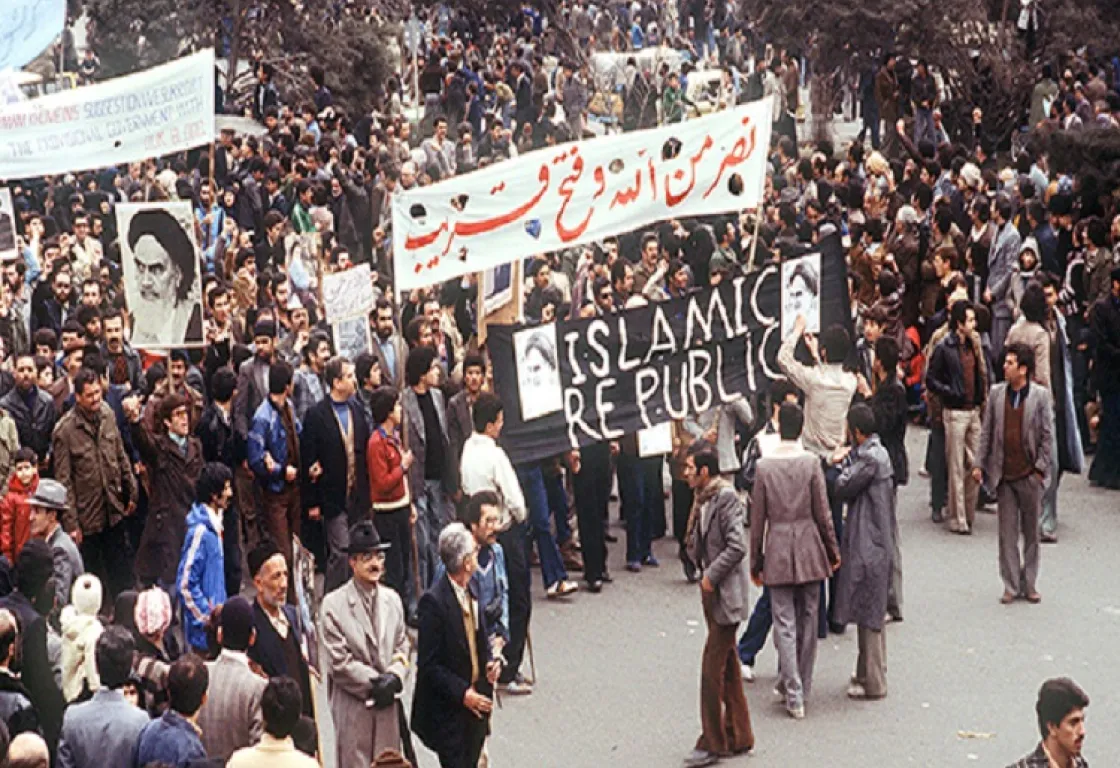 بين الثورة الإيرانية والثورة السورية... متى يكفّ الإسلاميون عن الوهم؟