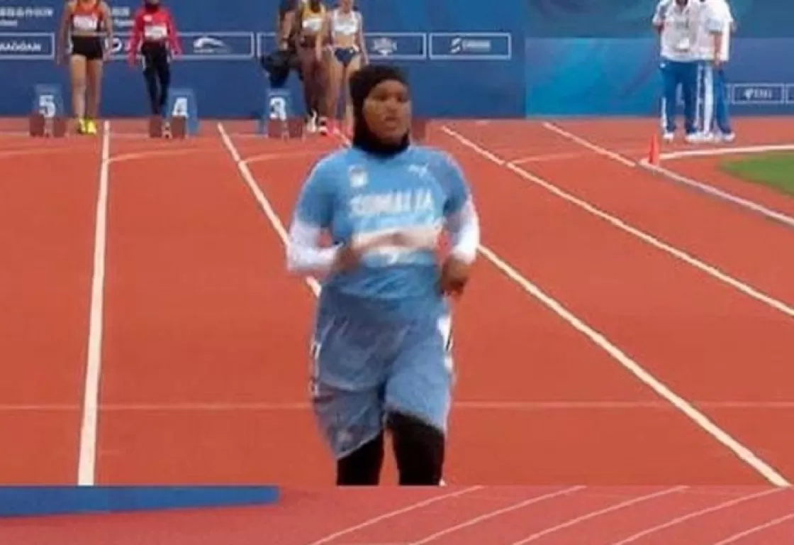 الأبطأ في التاريخ.. عداءة المحسوبية تكشف الفساد الرياضي في الصومال