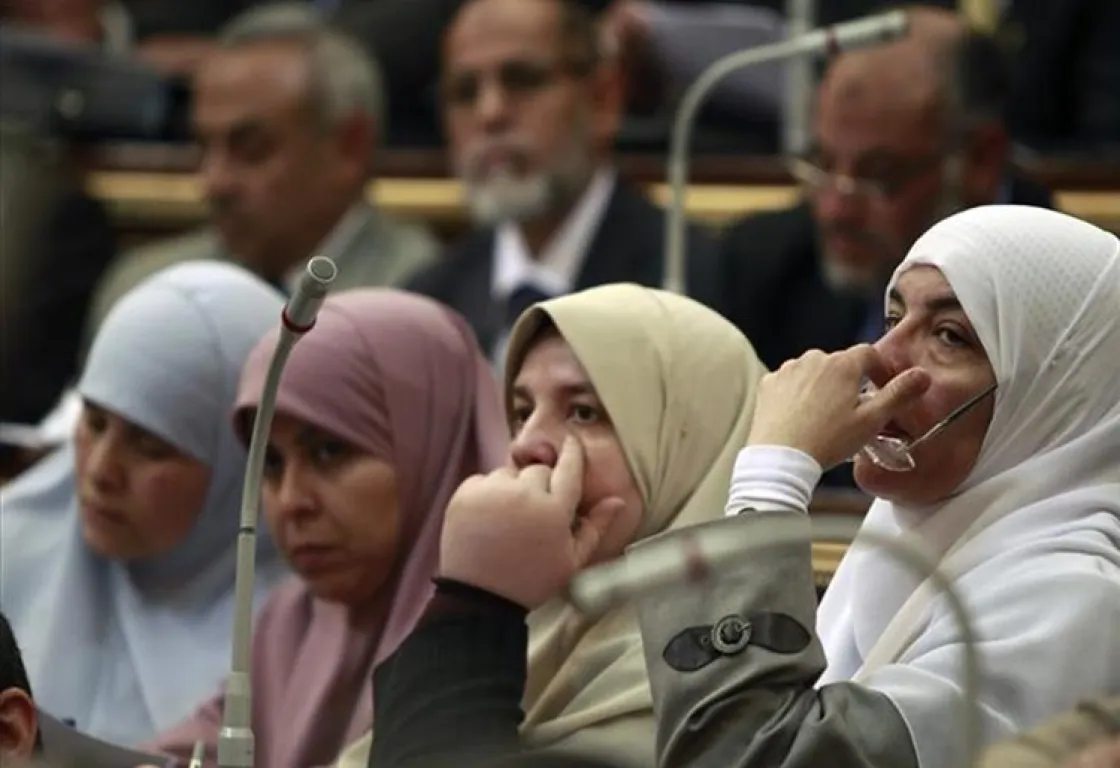 من البيعة إلى الحشد السياسي.. كيف صنعت جماعة  الإخوان جناحها النسائي؟