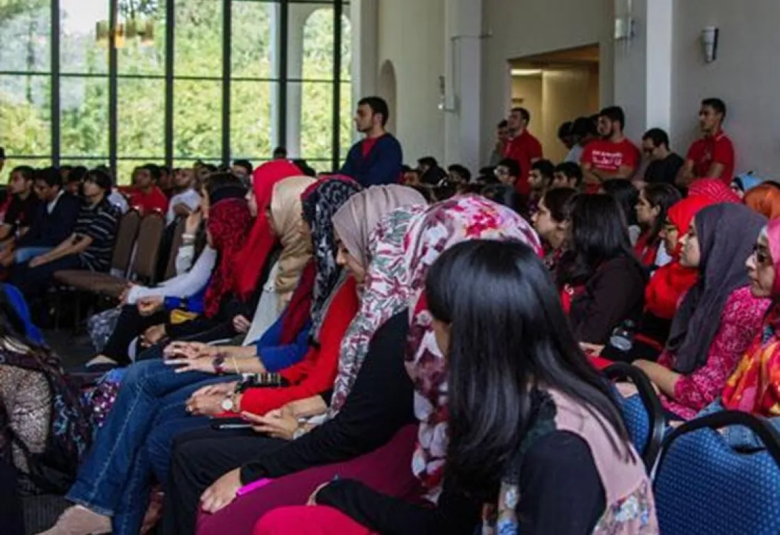 تحالف الأحمر والأخضر... كيف التقى الإسلاميون واليسار التقدمي داخل الجامعات الأمريكية؟