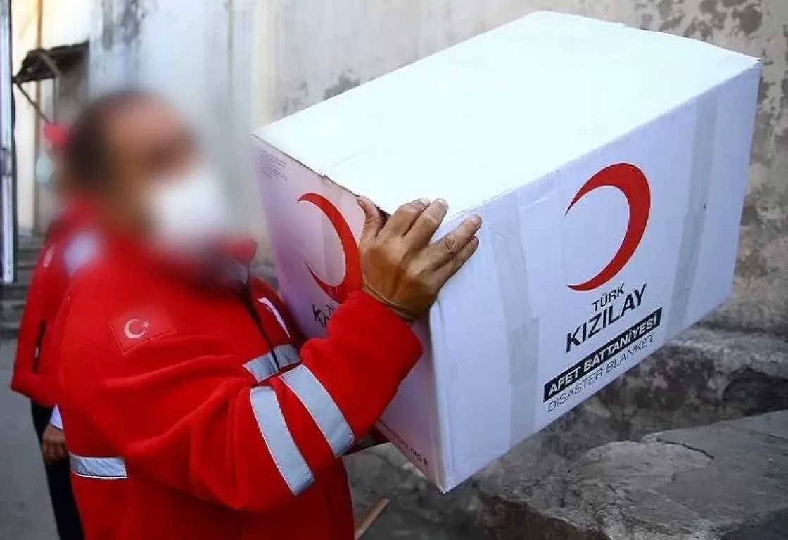 بعد فضيحة &quot;بيع الخيام&quot;... اتهام الهلال الأحمر التركي بتوزيع طعام مسمم