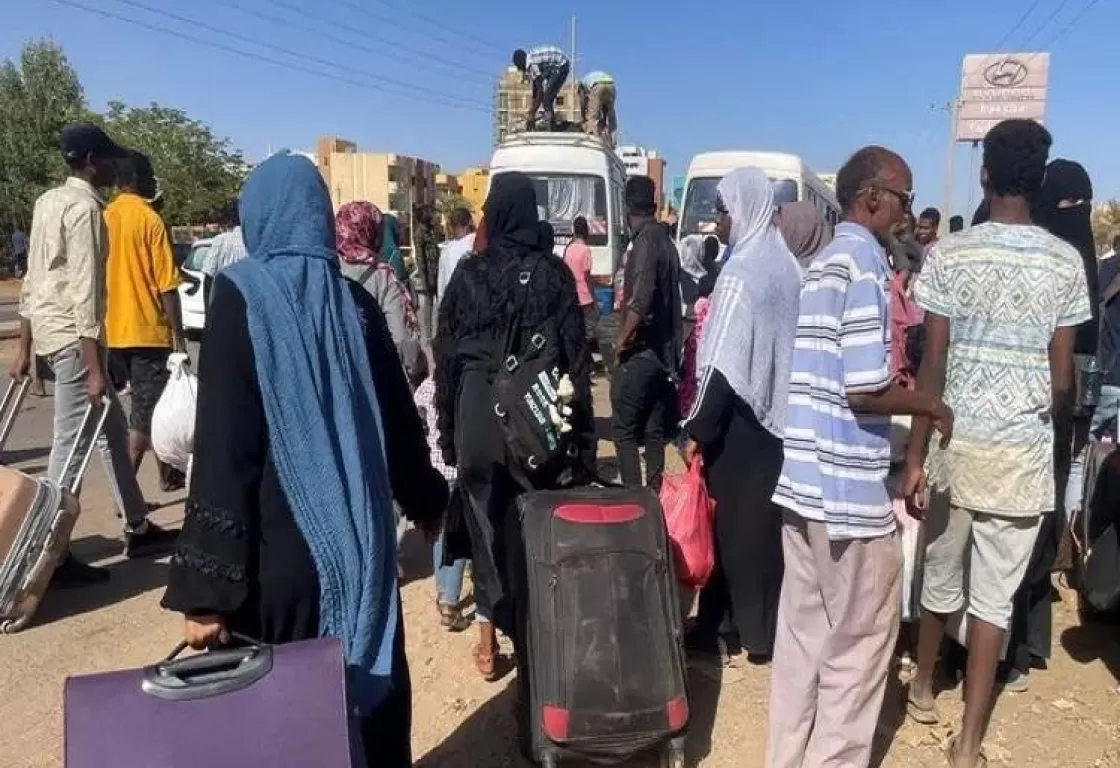 فرار أكثر من (1.3) مليون سوداني نتيجة القتال المستمر... تفاصيل فرار أكثر من (1.3) مليون سوداني نتيجة القتال المستمر... تفاصيل