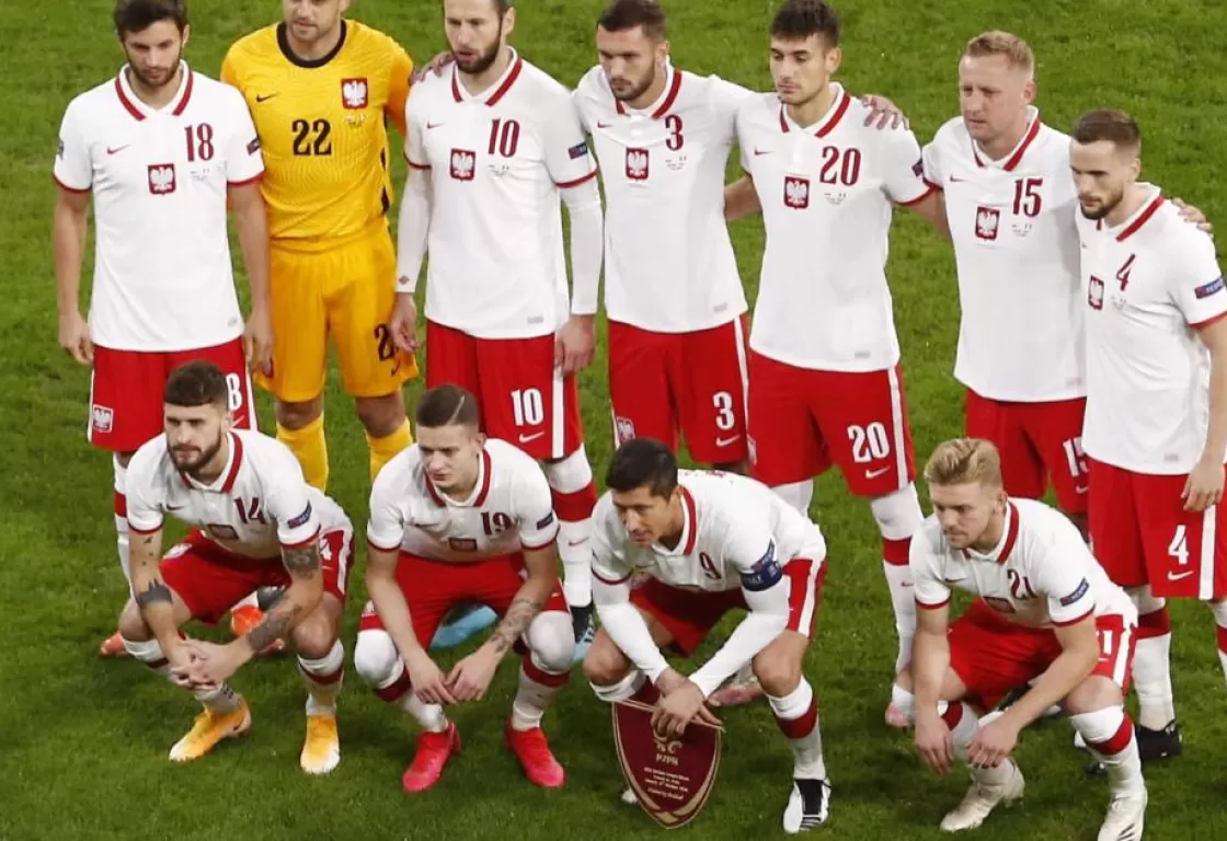 بسبب شغب الجماهير.. عقوبات صارمة على بطل بولندا بسبب شغب الجماهير.. عقوبات صارمة على بطل بولندا