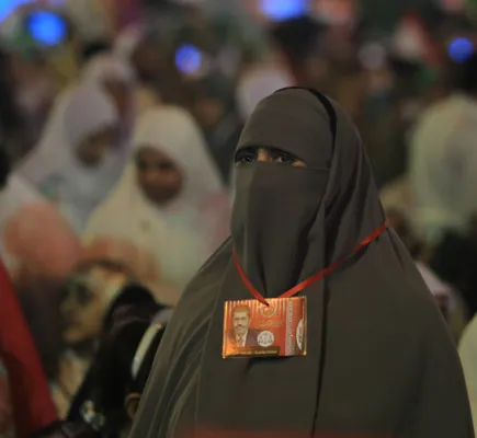 «الأخوات».. الوجه الخفي لاختراق الإخوان للمجتمع وتجنيد الأجيال تحت عباءة العمل الخيري