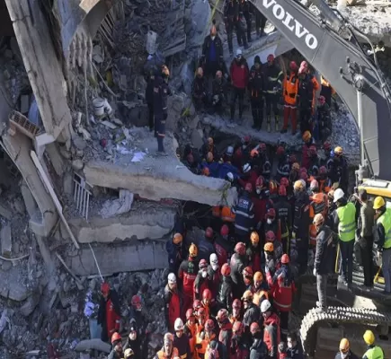 الأمن التركي يوقف متعهد بناء.. هل كشف الزلزال بعض خيوط فساد النظام؟