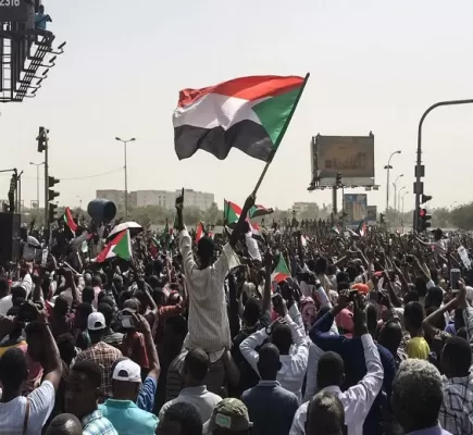 الإسلاميون السودانيون : تجربة الحكم وانهيار المشروع