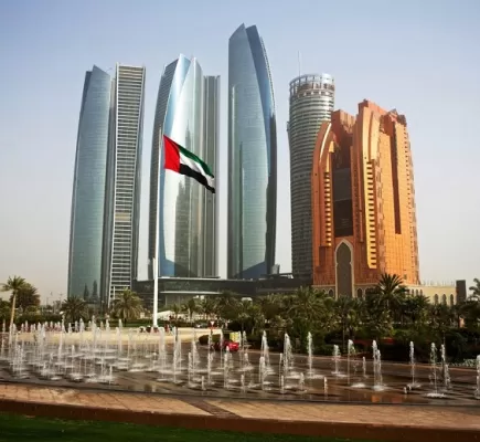 كيف تحولت أبو ظبي إلى مركز عالمي للاستثمار؟