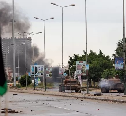 ليبيا... اشتباكات عنيفة بين الميليشيات المسلحة في طرابلس