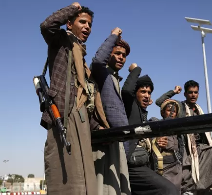 ميليشيات الحوثي تصدر قانوناً جديداً يسمح لها بنهب أموال اليمنيين
