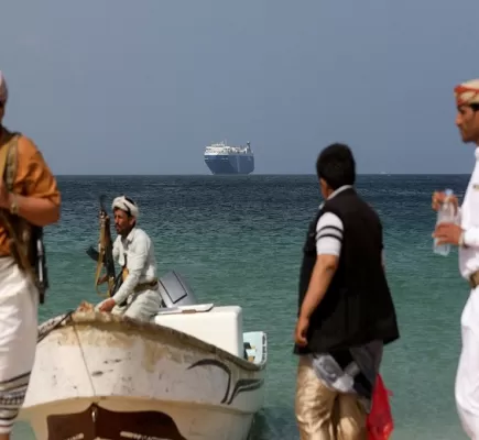هل سيكفّ الحوثي عن تهديد الملاحة؟