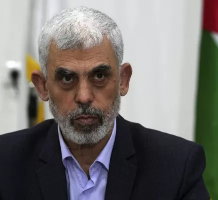 مفاوضات بين حماس وفتح تتعلق بمرحلة ما بعد الحرب في غزة... ما موقف السنوار؟