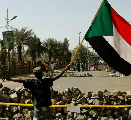 آلاف الإسلاميين يحتجون على تدخل الأمم المتحدة في أزمة السودان السياسية