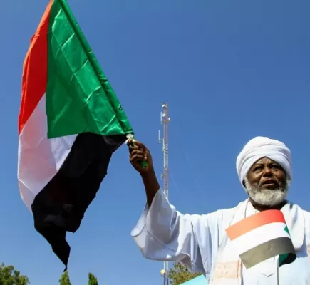 الإخوان يعمقون عزلة السودان... ما علاقتهم بقرار تجميد عضوية السودان في منظمة (إيغاد)؟