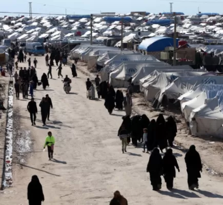أكثر من (770) شخصاً... إعادة (192) عائلة من مخيم الهول إلى العراق