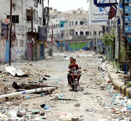 تعز، مدينة تحاصرها رجعيتان: سلفية الإخوان ومدافع الحوثيين