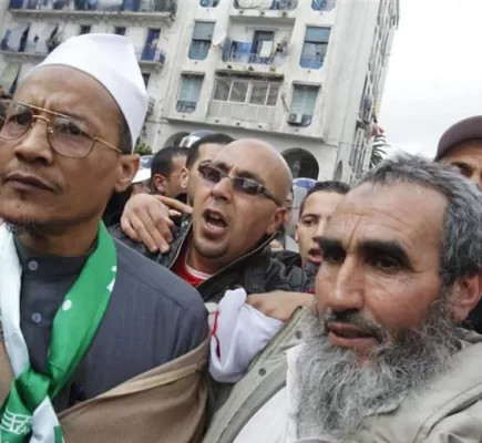 هل أخطأ الجزائر في إعطاء فرصة للإخوان المسلمين للمشاركة السياسية؟