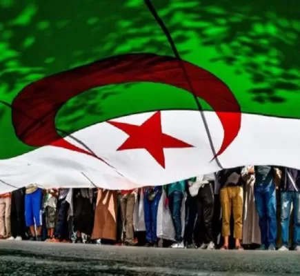 الناشطون للإنقاذيين: &quot;الشعب الجزائري لن يُلدغ من الجُحر مرتين&quot;