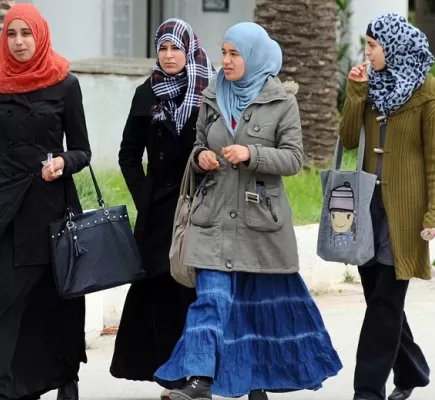 هل تهدف حملة الحجاب في الجزائر إلى &quot;الأدلجة&quot; و&quot;التدجين&quot;؟